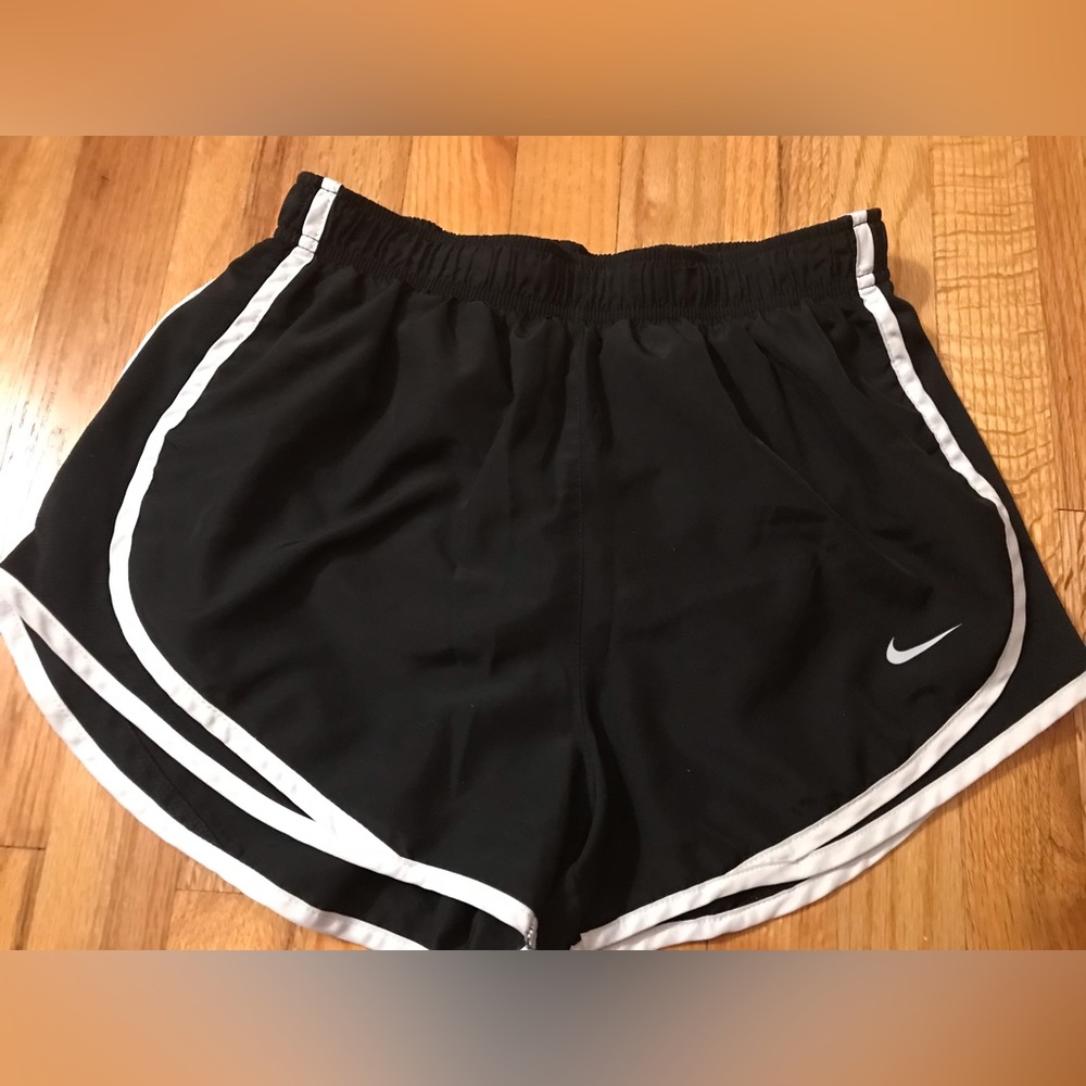 Nike dry fit shorts size M